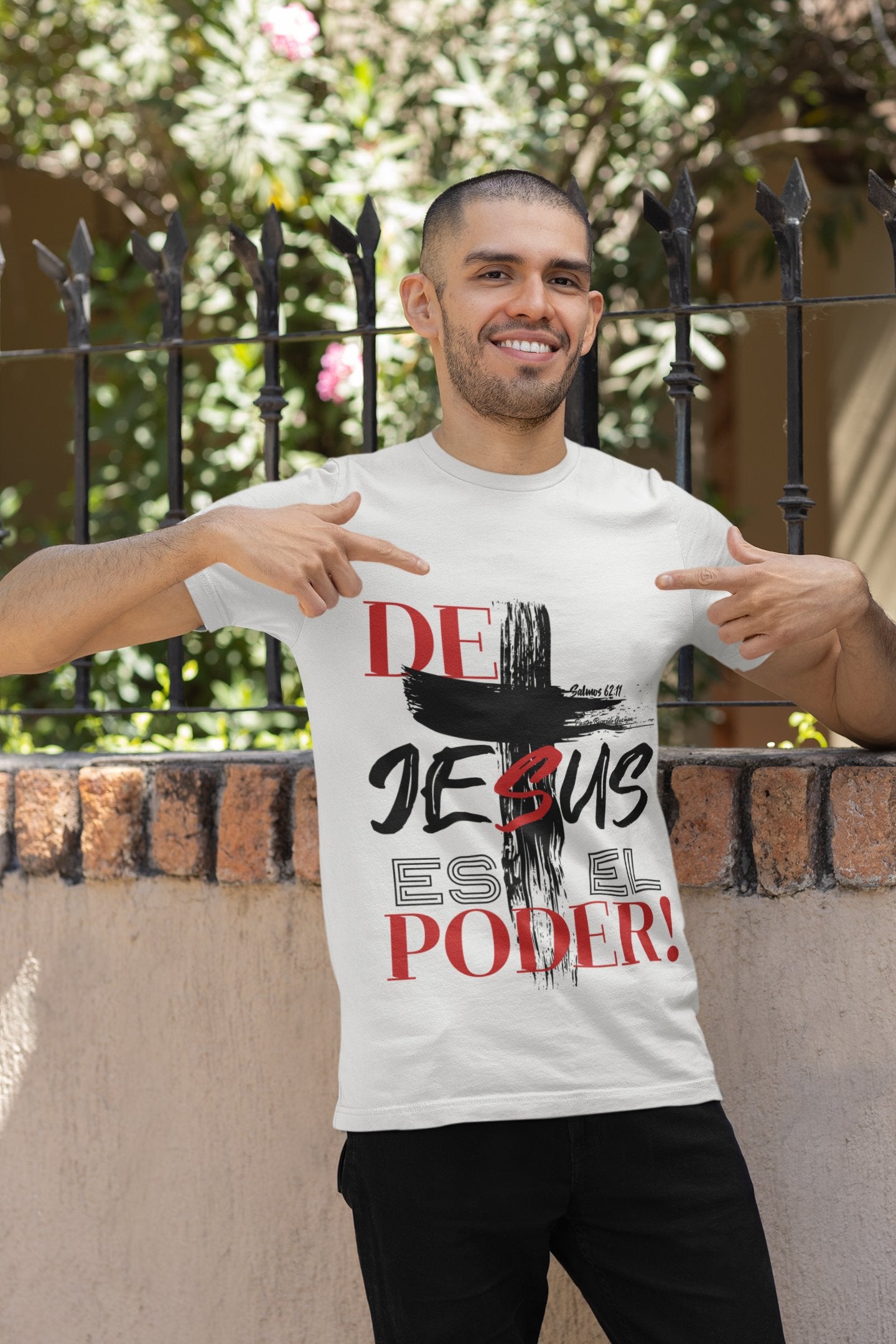 De Jesus Es El Poder by Pastor Ricardo